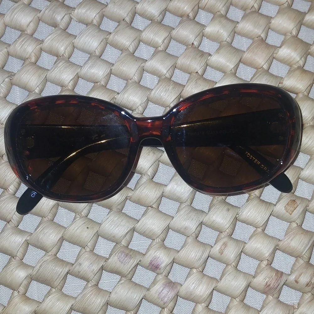 Foster Grant Maya Sunglasses - Picture 10 of 12